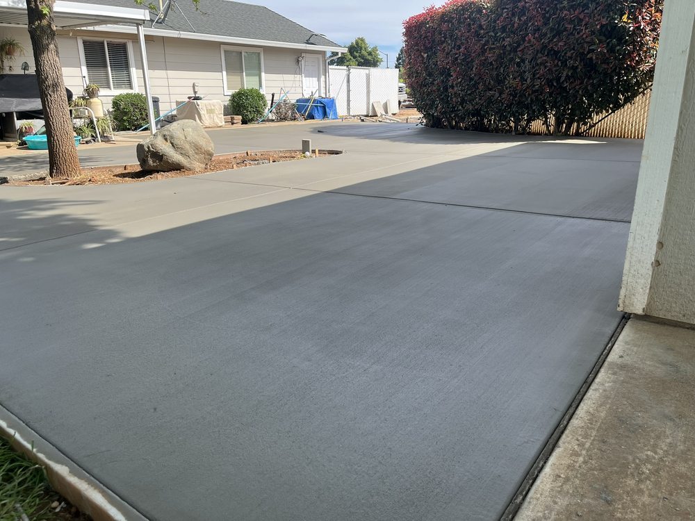 Finished residential concrete flatwork with clean control joints